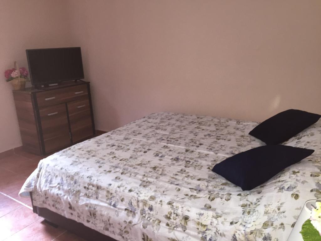 בודווה Apartments Ant מראה חיצוני תמונה